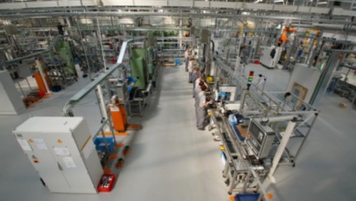 Acordul între Guvern şi Daimler a fost semnat. Nemţii vor investi peste 300 milioane euro în România